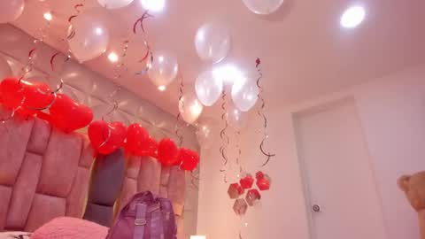 Snapshot of charlotte_icee chatting on February 20, 3:56 pm Charlotte Icee online show from February 20, 3:56 pm