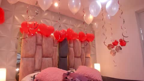 Snapshot of charlotte_icee chatting on February 21, 4:30 pm Charlotte Icee online show from February 21, 4:30 pm