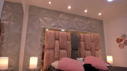 Charlotte Icee online show from March 5, 4:25 pm