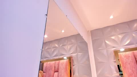 Charlotte Icee online show from April 6, 5:25 pm