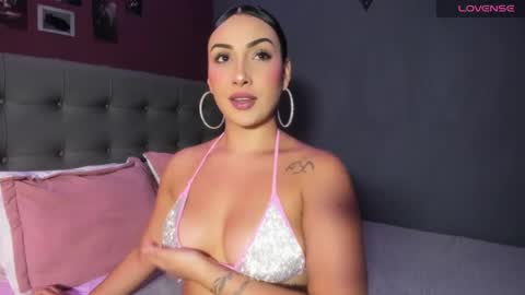 Snapshot of charlotte_jamees chatting on May 17, 12:41 am Charlotte james online show from May 17, 12:41 am