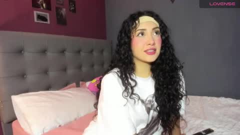 Snapshot of charlotte_jamees chatting on June 1, 12:45 am Charlotte james online show from June 1, 12:45 am