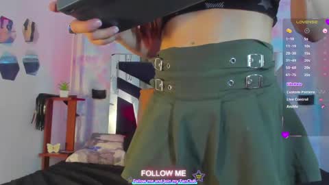 Snapshot of charlotte_landry__ chatting on May 26, 4:25 pm CHARLOTTELANDRY online show from May 26, 4:25 pm