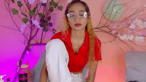 CHARLOTTE online show from March 3, 12:22 pm