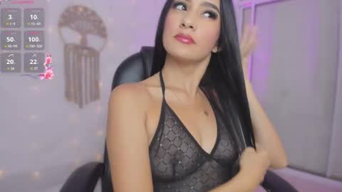 Snapshot of charlotte_marcela chatting on May 30, 2:19 am carlot online show from May 30, 2:19 am