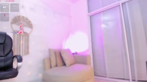 Snapshot of charlotte_marcela chatting on June 3, 1:41 am carlot online show from June 3, 1:41 am