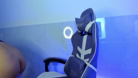 Charlotte online show from April 15, 6:15 pm