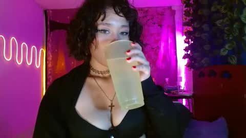 charlotte_morh_ online show from April 24, 1:41 am