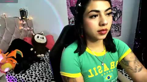 Snapshot of charlotte_queen20 chatting on July 19, 4:49 am Charlotte online show from July 19, 4:49 am