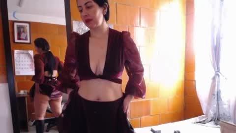 Snapshot of charlotte_temple chatting on May 25, 12:00 pm Charlotte online show from May 25, 12:00 pm