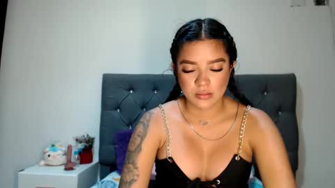 Snapshot of charlottee07 chatting on January 10, 4:47 am charlottee07 online show from January 10, 4:47 am