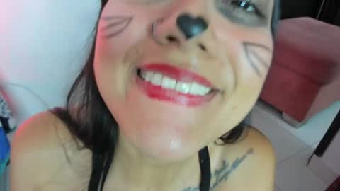Snapshot of charlottekiss99 chatting on May 22, 2:44 pm charlottekiss99 online show from May 22, 2:44 pm
