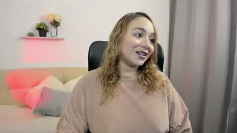 Snapshot of charlottelabouff chatting on March 10, 11:43 pm Charlotte online show from March 10, 11:43 pm