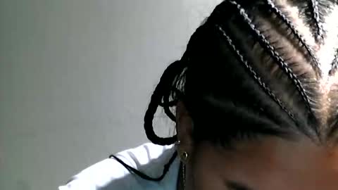 Snapshot of charlottequeen_21 chatting on April 23, 12:04 pm charlottequeen_21 online show from April 23, 12:04 pm