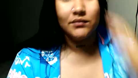 Snapshot of charlottequeen_21 chatting on May 2, 2:11 pm charlottequeen_21 online show from May 2, 2:11 pm