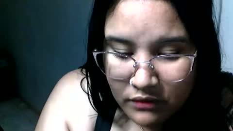 Snapshot of charlottequeen_21 chatting on May 3, 3:01 am charlottequeen_21 online show from May 3, 3:01 am