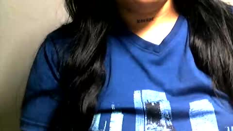 Snapshot of charlottequeen_21 chatting on June 5, 2:23 pm charlottequeen_21 online show from June 5, 2:23 pm