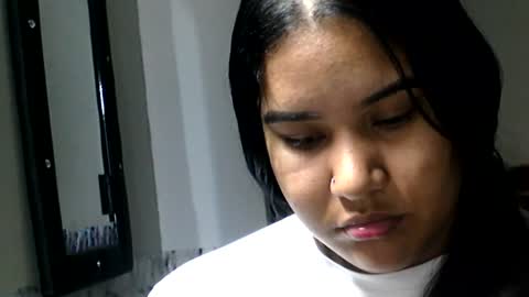 Snapshot of charlottequeen_21 chatting on June 12, 3:44 pm charlottequeen_21 online show from June 12, 3:44 pm
