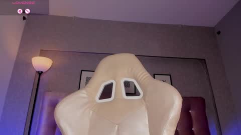 charlotterussel online show from December 7, 6:21 am