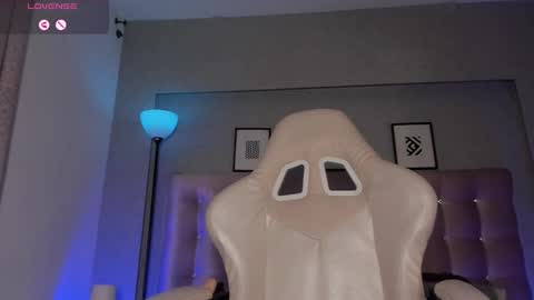 charlotterussel online show from December 11, 1:26 am