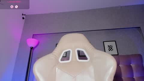 charlotterussel online show from December 13, 2:10 am