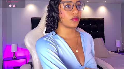 Snapshot of charlotterussel chatting on December 17, 8:54 pm charlotterussel online show from December 17, 8:54 pm