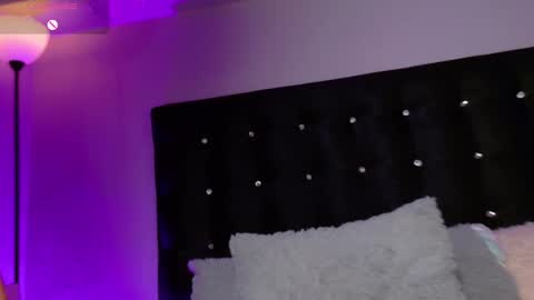 charlotterussel online show from December 28, 2:01 am