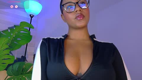 Snapshot of charlotterussel chatting on November 3, 12:24 am charlotterussel online show from November 3, 12:24 am