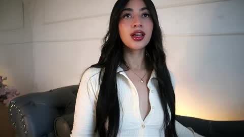Lauren Rus online show from June 1, 12:29 pm