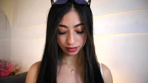 Lauren Rus online show from June 3, 2:33 pm