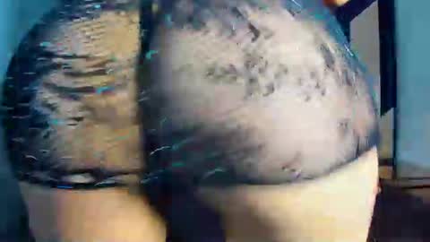 Snapshot of charlottesexrs chatting on June 19, 12:04 am charlottesexrs online show from June 19, 12:04 am