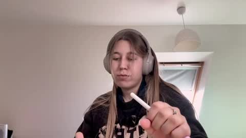 Snapshot of charmainemcpeak chatting on March 29, 1:00 pm Julia online show from March 29, 1:00 pm