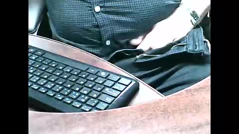 Snapshot of charmeur2672 chatting on April 14, 9:26 am charmeur2672 online show from April 14, 9:26 am