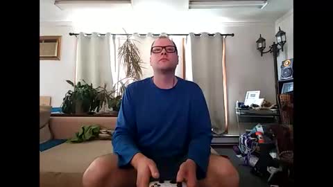 Snapshot of charmingatom chatting on March 20, 6:57 pm charmingatom online show from March 20, 6:57 pm