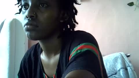 Snapshot of charmingdime chatting on July 4, 10:32 am charmingdime online show from July 4, 10:32 am