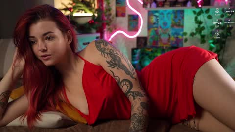 Snapshot of charmings_054 chatting on January 25, 5:19 pm Belle and Miley online show from January 25, 5:19 pm