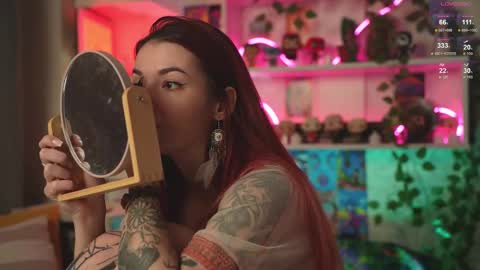 Snapshot of charmings_054 chatting on February 15, 5:28 pm Belle and Miley online show from February 15, 5:28 pm