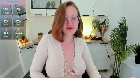 Snapshot of charmygrace chatting on April 25, 11:57 am Grace online show from April 25, 11:57 am
