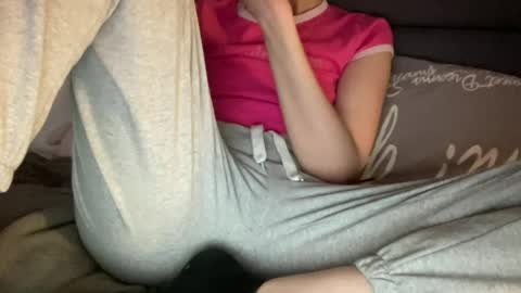 Snapshot of chase_vicky chatting on June 29, 7:47 pm Vicky online show from June 29, 7:47 pm
