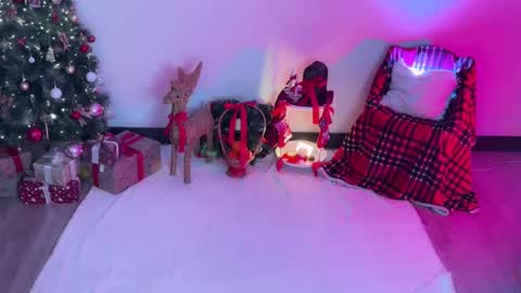 Snapshot of chasmic chatting on December 26, 3:38 am JASMINE   usually going live about 2 am UTC  online show from December 26, 3:38 am