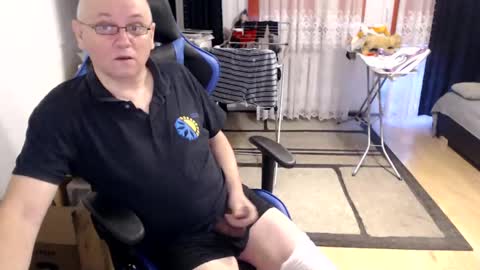 Snapshot of chatskor chatting on February 3, 6:56 am Egor Skornyakov online show from February 3, 6:56 am