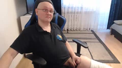 Snapshot of chatskor chatting on February 4, 6:36 am Egor Skornyakov online show from February 4, 6:36 am