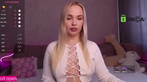 Snapshot of chatur_babes_ chatting on February 27, 6:40 am Im Elya   inst Elya Elfie  online show from February 27, 6:40 am