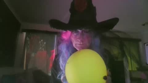 Snapshot of chaturdell9359 chatting on October 24, 3:36 am We Chat online show from October 24, 3:36 am