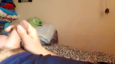 Snapshot of chavo82 chatting on February 9, 8:24 pm chavo82 online show from February 9, 8:24 pm