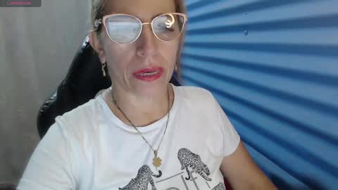 Snapshot of chayla_ruiz chatting on May 2, 10:15 pm CHAYLA VICTORIA RUIZ online show from May 2, 10:15 pm