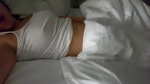 Snapshot of cheeekycouple02 chatting on January 14, 11:10 am Cheeeky couple online show from January 14, 11:10 am