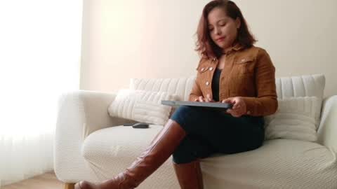 Snapshot of cheek_chic12 chatting on May 19, 9:10 pm Regina Phalange online show from May 19, 9:10 pm