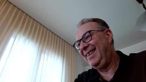 Snapshot of cheer2u chatting on February 5, 1:38 pm cheer2u online show from February 5, 1:38 pm