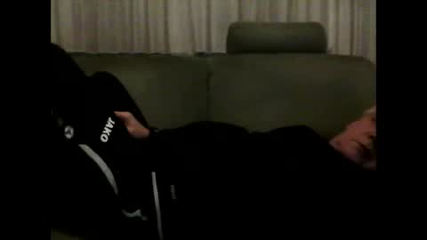 Snapshot of cheesy4444 chatting on February 4, 9:31 pm Tom online show from February 4, 9:31 pm